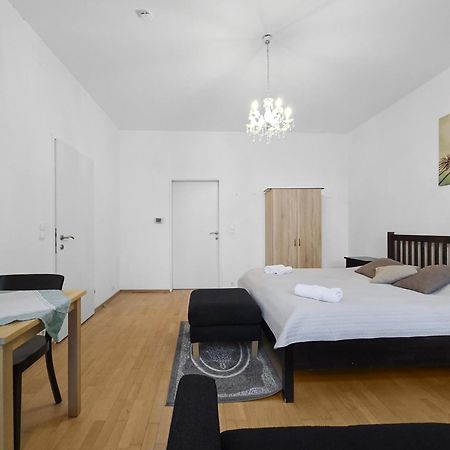 Three King-Size Beds, Three Bedrooms Wien Exterior foto